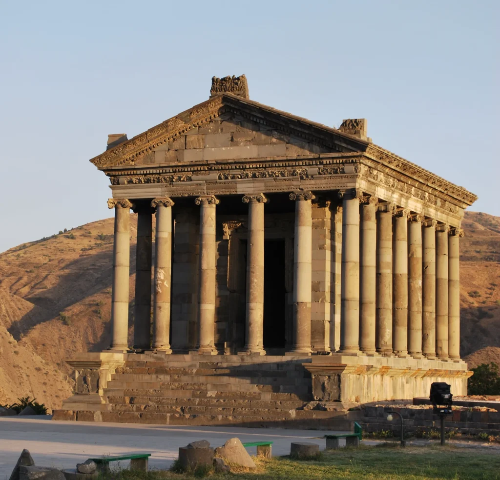 Garni Гарни Գառնի